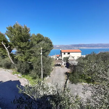 A 4 W Big Terrace Sea View & Close To Trogir